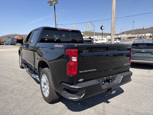 Used 2025 Chevrolet Silverado 1500 Custom AWD/4WD image 9