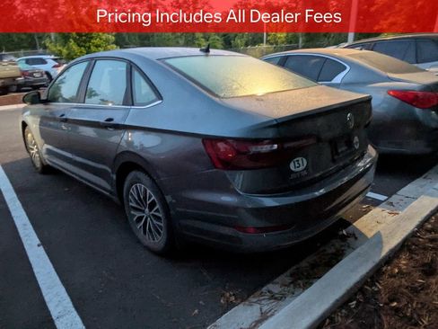 Used 2020 Volkswagen Jetta SE w/ SE Cold Weather Package FWD image 4