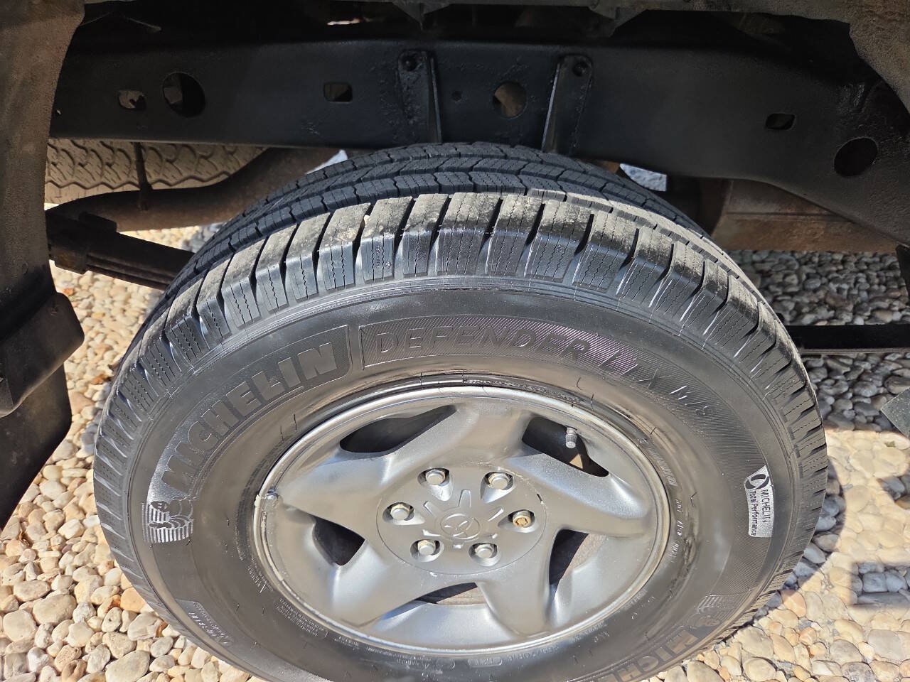 Used 2001 Toyota Tundra Limited w/ Off-Road Pkg AWD/4WD image 21