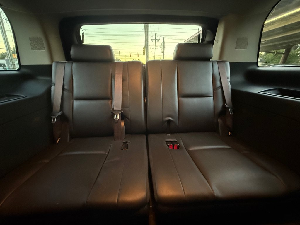 Used 2014 Cadillac Escalade Luxury AWD/4WD image 13