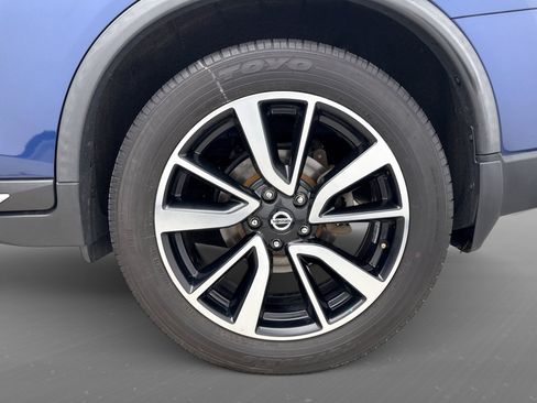 Used 2018 Nissan Rogue SL w/ Premium Package FWD image 27