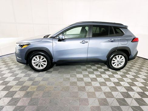 Used 2023 Toyota Corolla Cross LE image 6