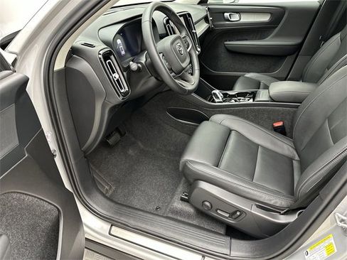 Certified 2025 Volvo XC40 B5 Plus image 11
