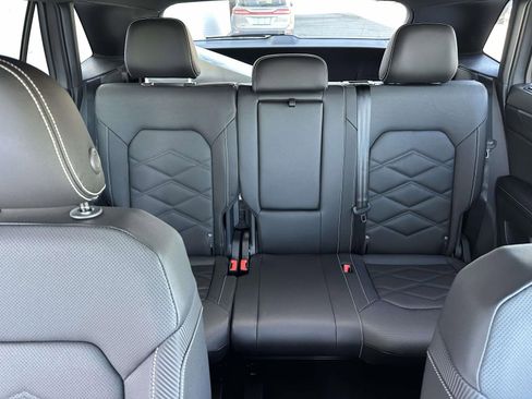 New 2026 Volkswagen Atlas Cross Sport SE image 14