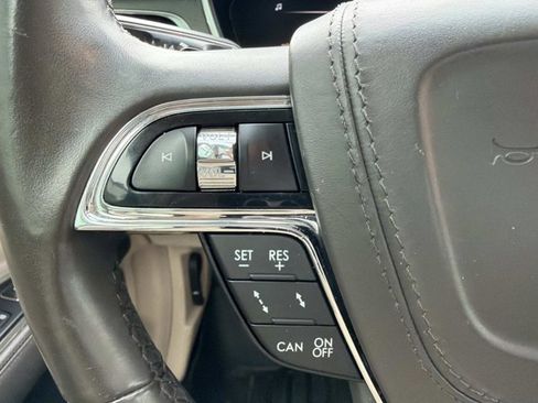 Certified 2020 Lincoln Continental w/ Premium Package FWD image 30