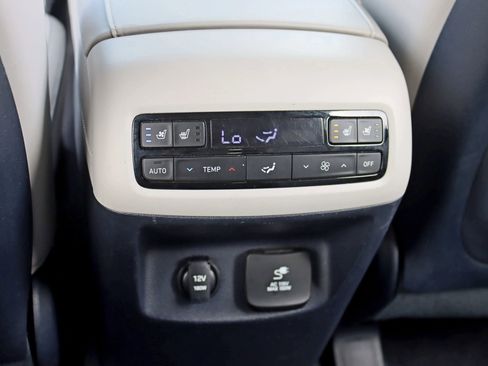 Used 2021 Hyundai Palisade Limited image 30