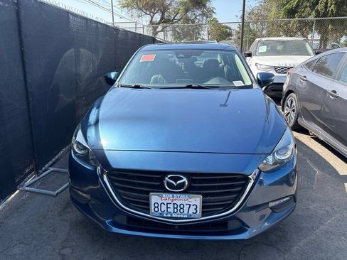 Used 2018 MAZDA MAZDA3 Touring FWD image 3