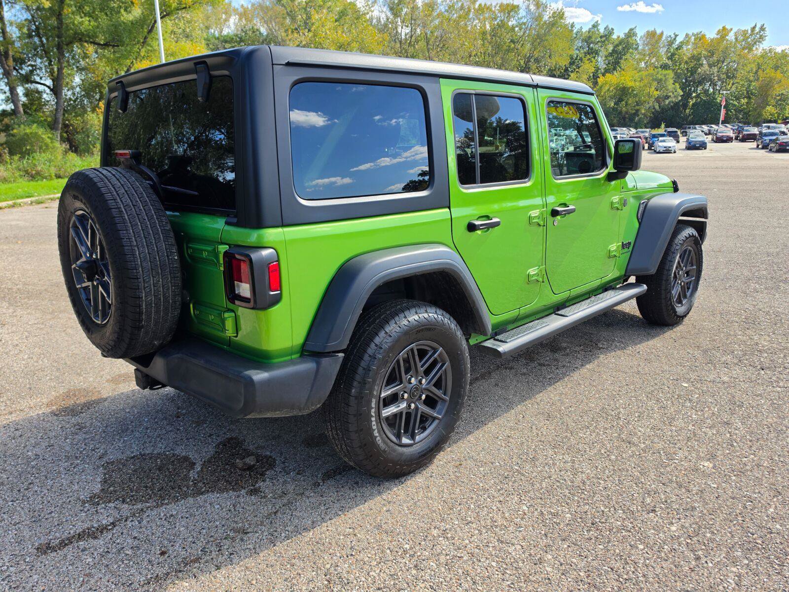 Used 2025 Jeep Wrangler Unlimited Sport AWD/4WD image 14
