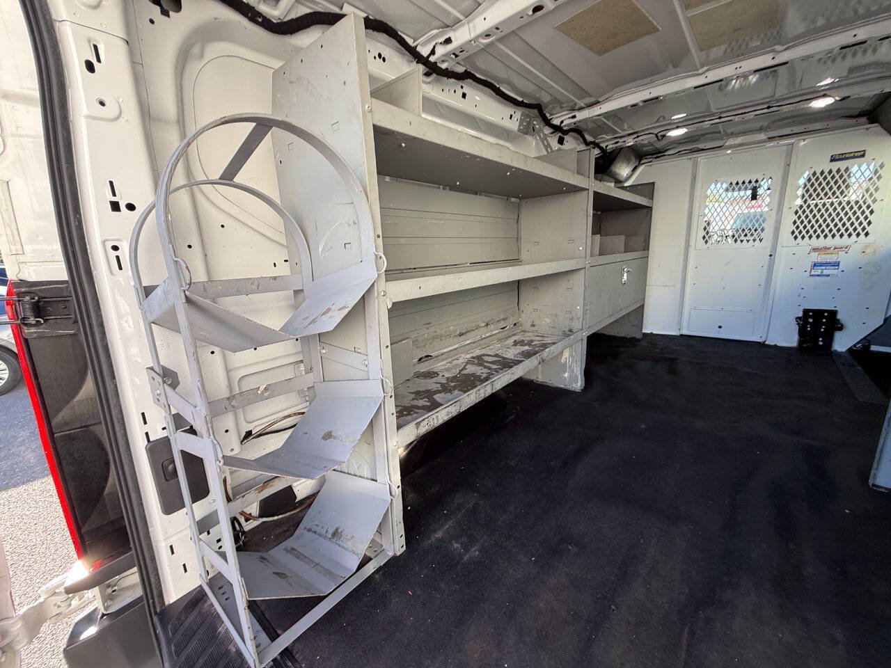 Used 2018 Ford Transit 350 148 Low Roof w/ Exterior Upgrade Package RWD image 27