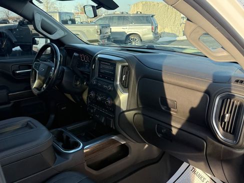 Used 2021 Chevrolet Silverado 1500 LT Trail Boss w/ Convenience Package II image 32