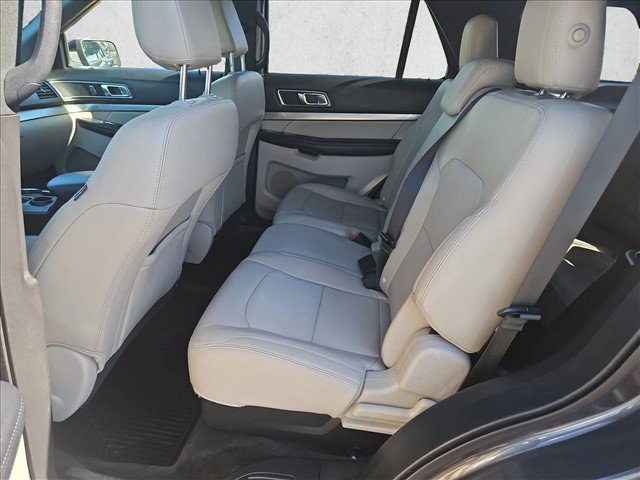 Used 2018 Ford Explorer XLT w/ Equipment Group 202A FWD image 20