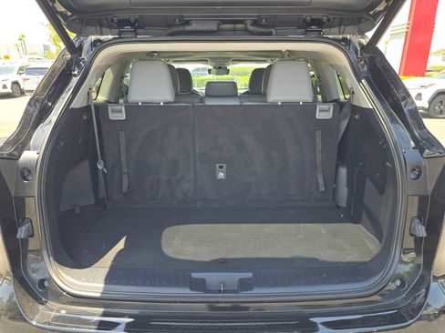 Used 2023 Toyota Highlander XLE FWD image 15