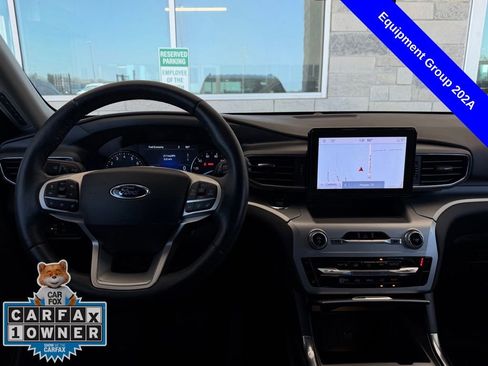 Used 2022 Ford Explorer XLT w/ Equipment Group 202A RWD image 8