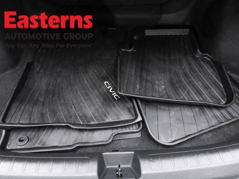 Used 2022 Honda Civic Touring image 9