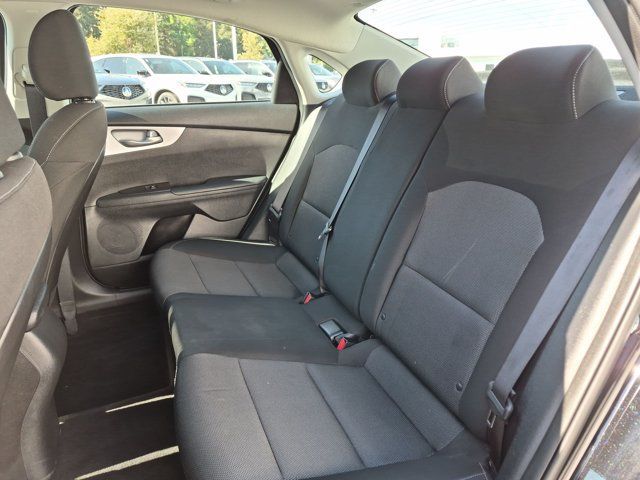 Used 2022 Kia Forte LXS FWD image 17