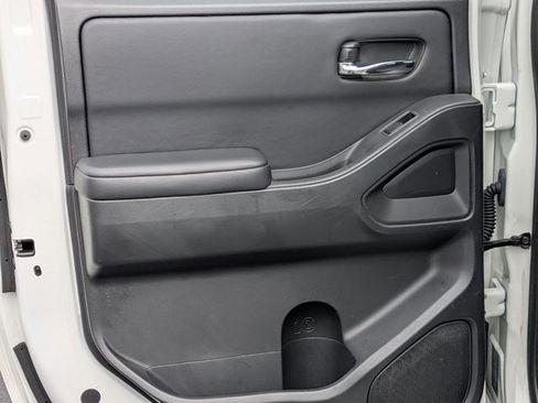 Certified 2025 Nissan Frontier SV image 24