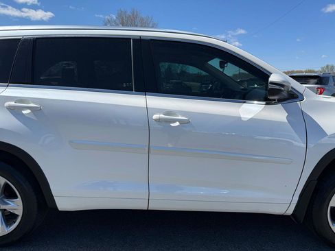 Used 2015 Toyota Highlander Limited Platinum AWD/4WD image 36