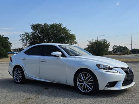 Used 2015 Lexus IS 250 w/ Premium Package RWD image 2