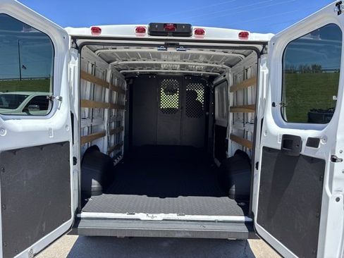 Used 2025 RAM ProMaster 2500 w/ U-Haul Equipment Group FWD image 6