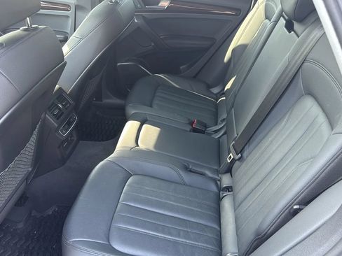 Used 2020 Audi Q5 2.0T Premium Plus w/ Premium Plus Package AWD/4WD image 11