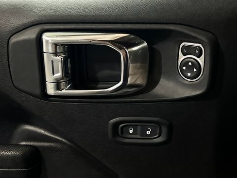 Used 2023 Jeep Wrangler Unlimited w/ Sun & Screen Package AWD/4WD image 14