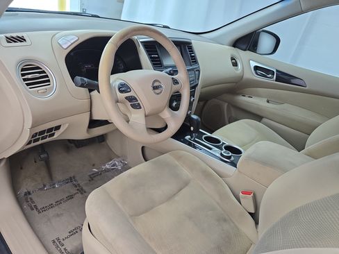 Used 2014 Nissan Pathfinder SV AWD/4WD image 16