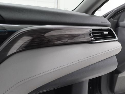 Used 2020 Toyota Camry LE image 25