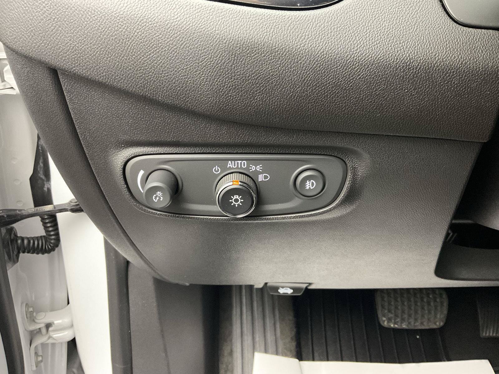 Used 2022 Chevrolet Equinox Premier AWD/4WD image 13