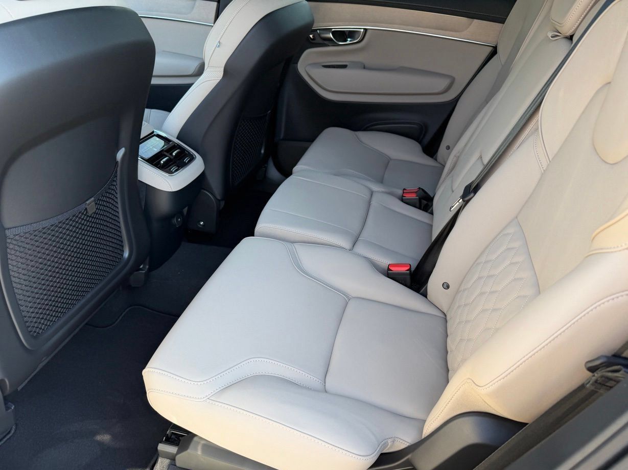 New 2027 Volvo XC90 B6 Plus AWD/4WD image 19