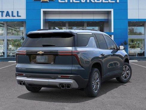 Used 2026 Chevrolet Traverse LT w/ Driver Confidence Package FWD image 4