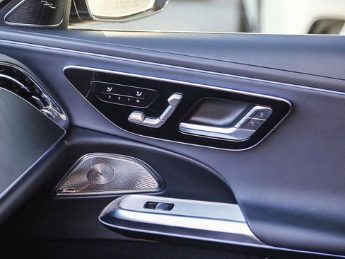 Used 2025 Mercedes-Benz E 350 Sedan image 21