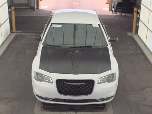Used 2016 Chrysler 300 S RWD image 2