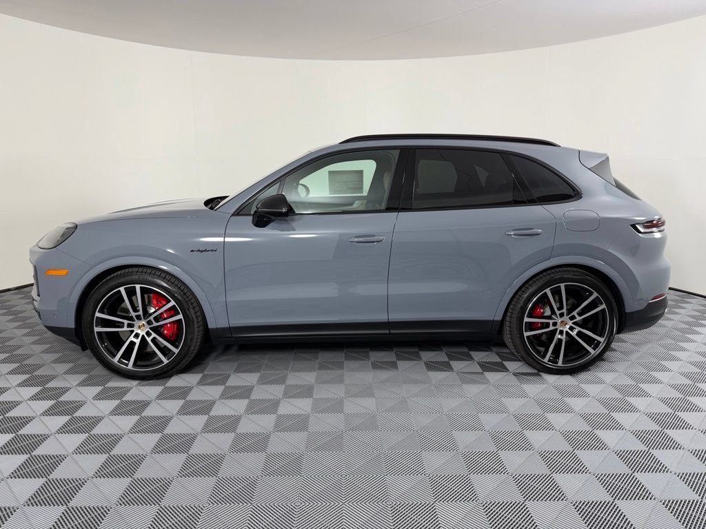 Used 2026 Porsche Cayenne S AWD/4WD image 2