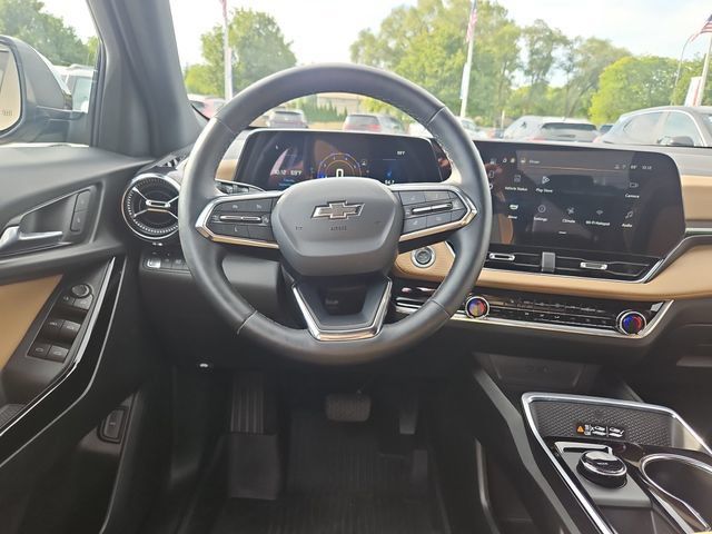 Used 2025 Chevrolet Equinox ACTIV w/ Safety and Technology Package FWD image 14