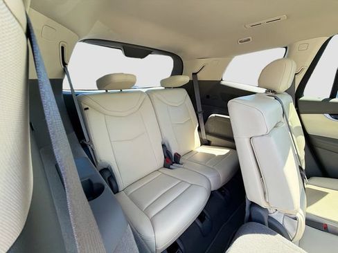 Used 2021 Cadillac XT6 Premium Luxury AWD/4WD image 32