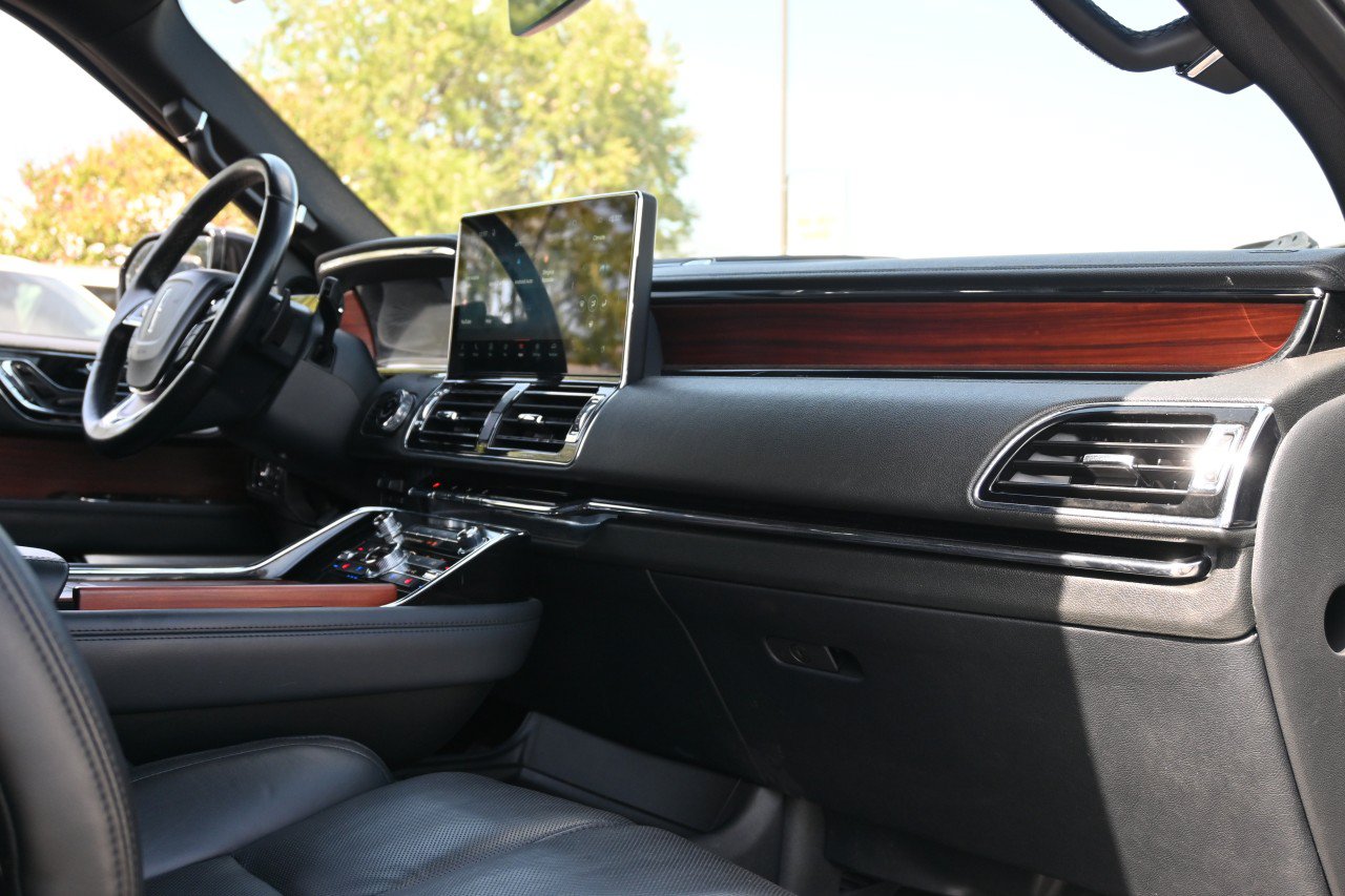 Used 2023 Lincoln Navigator Reserve AWD/4WD image 26