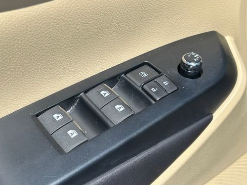 Used 2017 Toyota Highlander Limited Platinum image 27