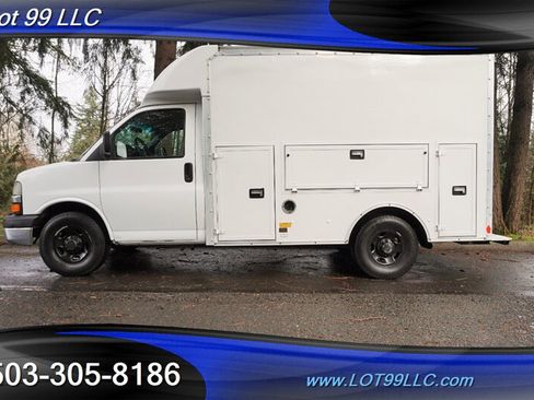 Used 2004 Chevrolet Express 3500 w/ Chrome Appearance Package RWD image 1