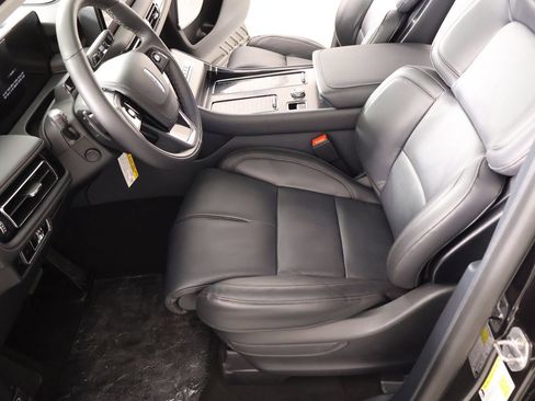 New 2026 Lincoln Aviator Reserve AWD/4WD image 11