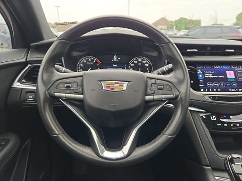 Used 2024 Cadillac XT6 Luxury w/ LPO, Floor Liner Package AWD/4WD image 22