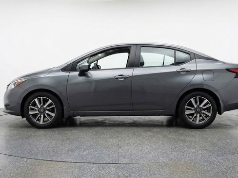 Used 2025 Nissan Versa SV FWD image 5