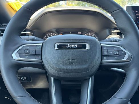 Used 2025 Jeep Compass Limited AWD/4WD image 29