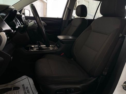 Used 2018 Chevrolet Traverse LT FWD image 12