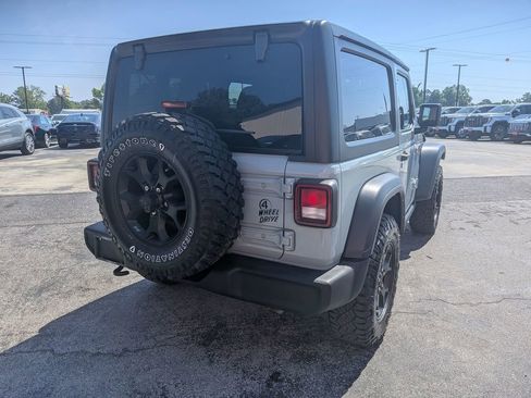 Used 2023 Jeep Wrangler Sport AWD/4WD image 5