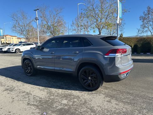 Used 2020 Volkswagen Atlas Cross Sport SE image 4