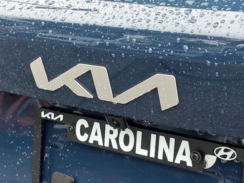 New 2025 Kia Sorento S image 10