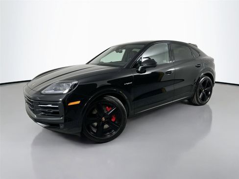 Certified 2025 Porsche Cayenne S AWD/4WD image 1