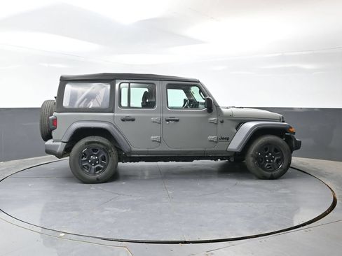 Used 2023 Jeep Wrangler Unlimited Sport AWD/4WD image 3