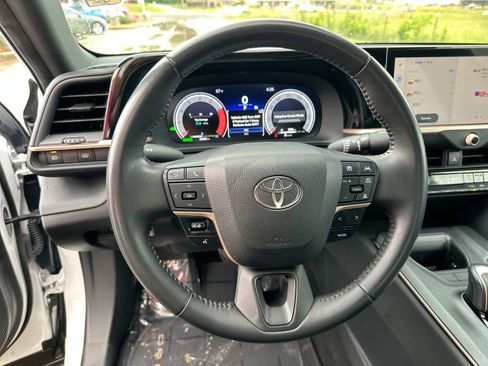 Used 2023 Toyota Crown XLE image 25