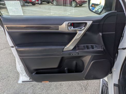 Used 2020 Lexus GX 460 Premium image 10